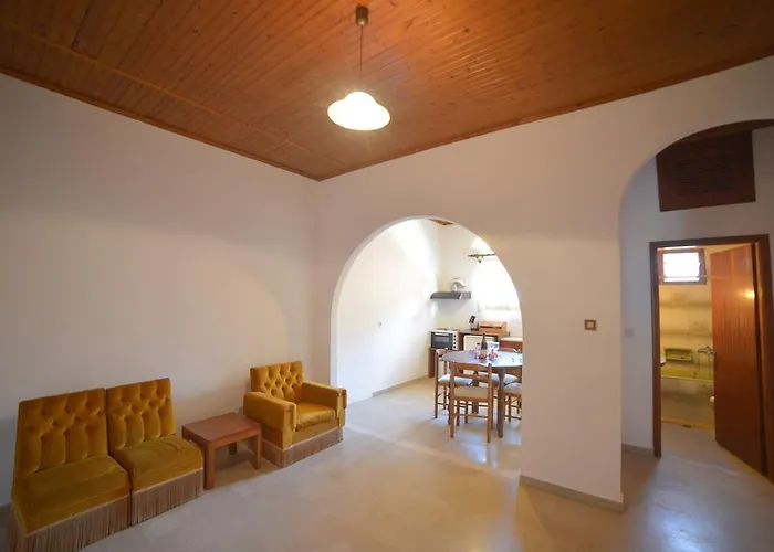 Ξενοδοχείο με διαμερίσματα Alex Katerina Περουλάδες