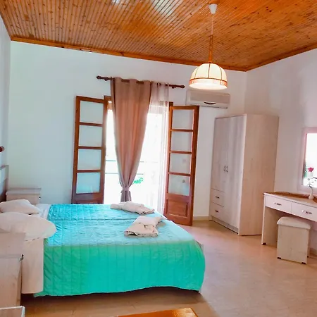 Hotel de apartamente Alex Katerina Peroulades (Corfu)